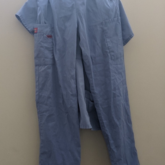 Scrub set - Picture 2 of 2